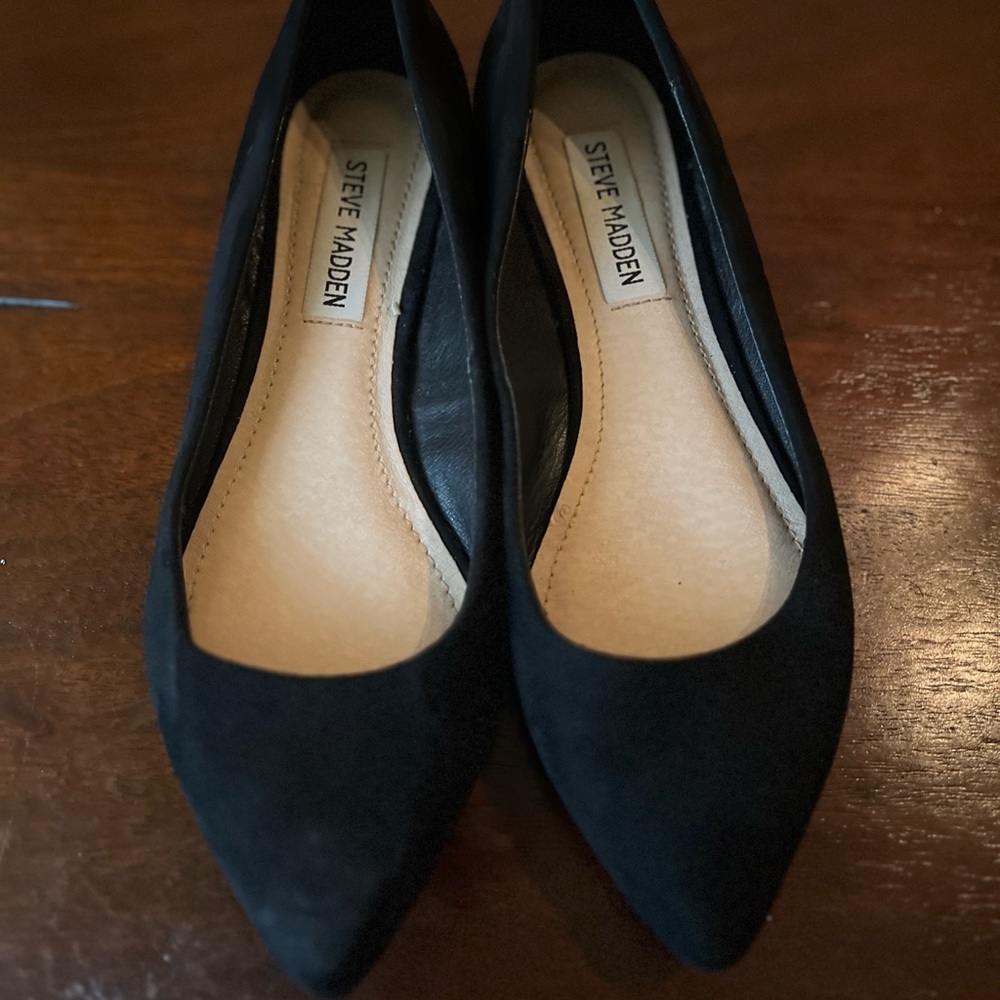 Steve Madden Black Suede Flat w Gold Detail